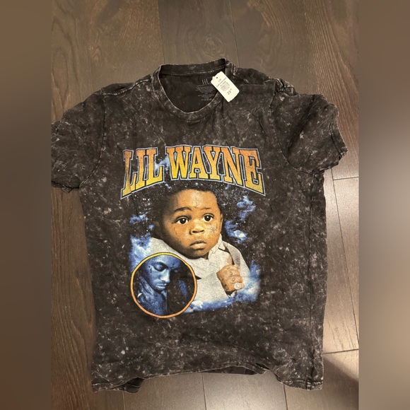 Brand new graphic tee - Picture 2 of 4